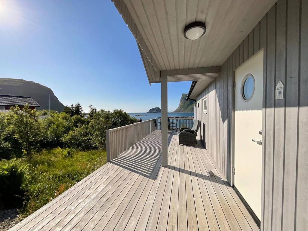 Mannen Panorama Lofoten photo 3