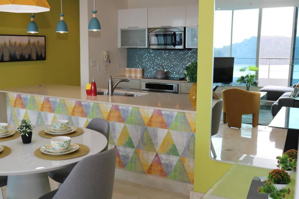 12C Sunny Luxury Resort Beachfront Oceanview photo 2