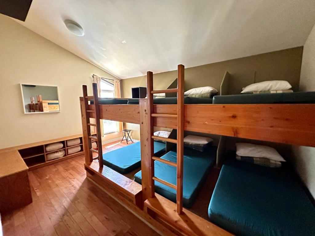HI Canmore Hostel/Alpine Club of Canada photo 3