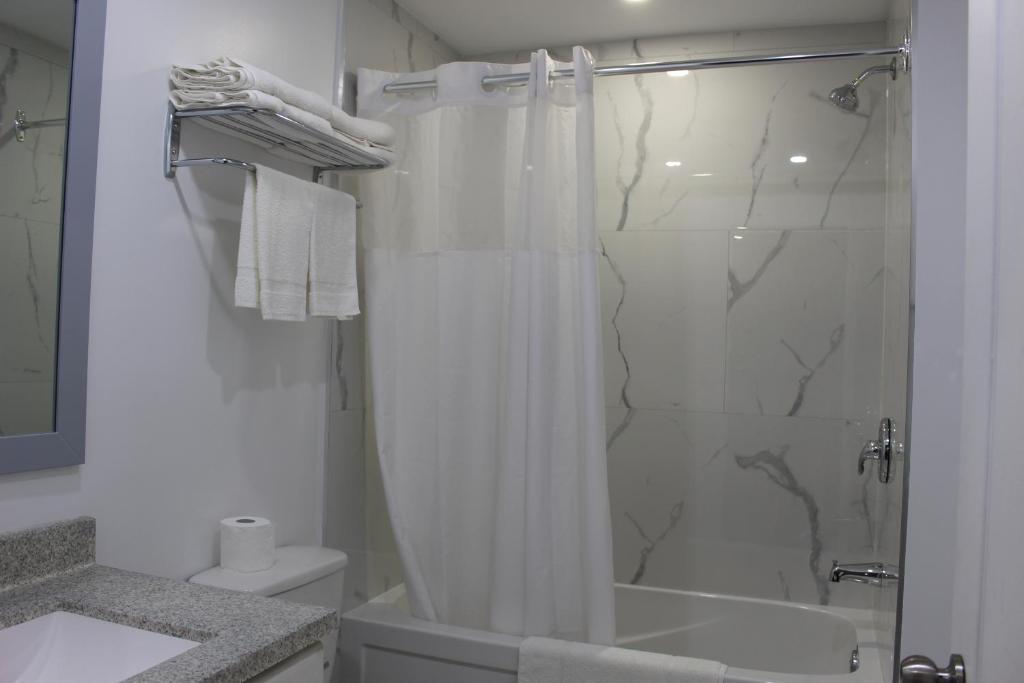 Sauble Beach Lodge photo 2