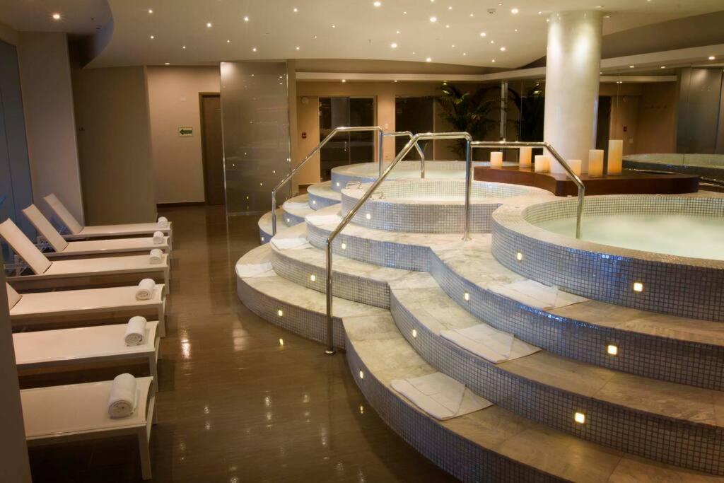 14H - Luxury Resort Panama with Rooftop Pool photo 1