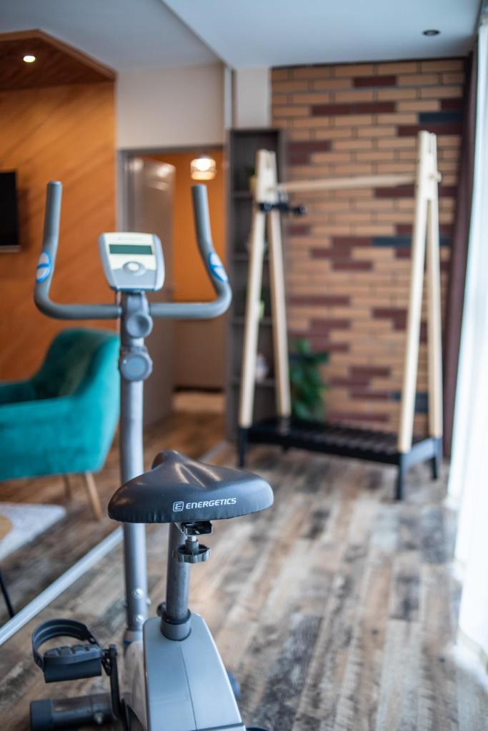 City apartment and gym photo 3