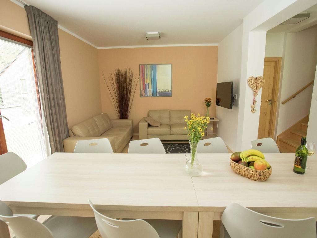 Spacious chalet in residential area, modern, luxury interior, large terrace photo 4