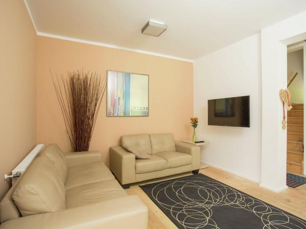 Spacious chalet in residential area, modern, luxury interior, large terrace photo 3