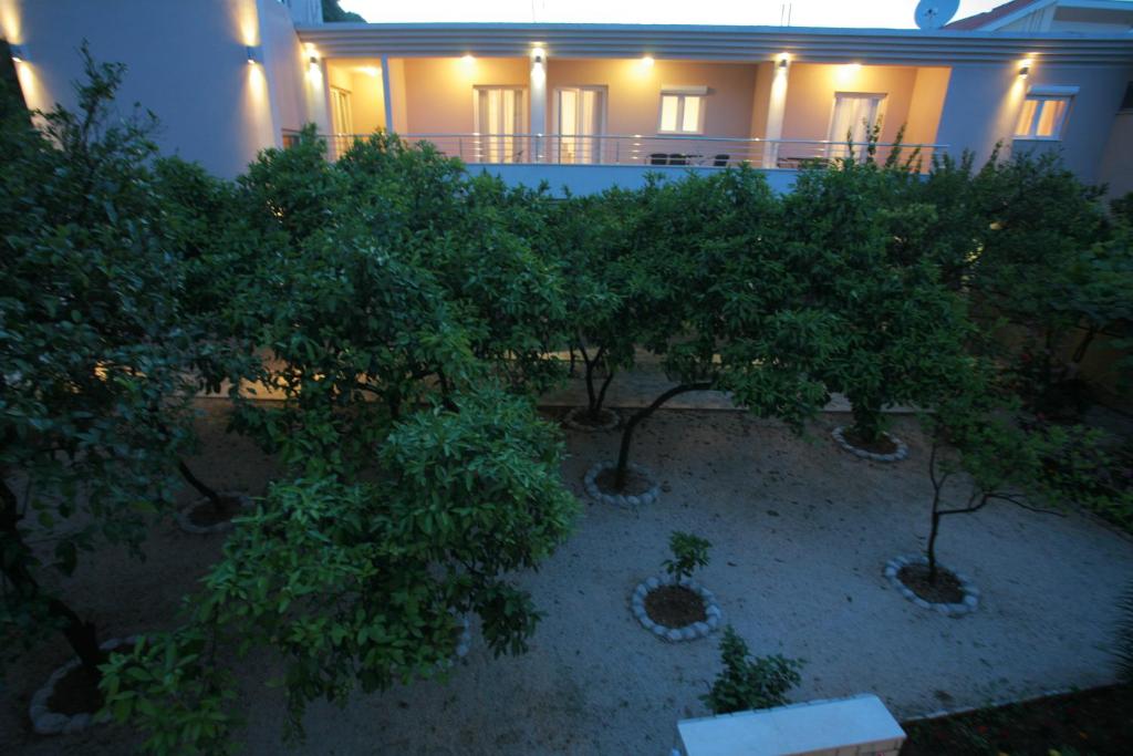 Апартаменты (Апартаменты с 1 спальней и балконом с видом на море), Apartments Obala - Katić