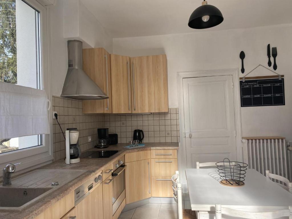 Gîte Moulins, 3 pièces, 4 personnes - FR-1-489-469 photo 2