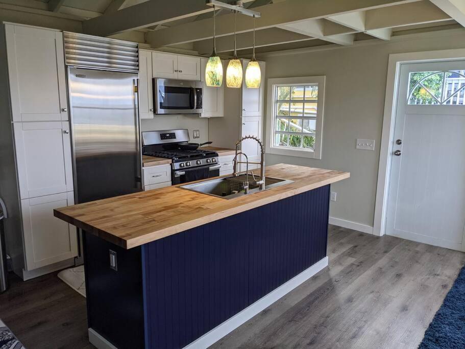 Private cottage, large private pool, great views ! photo 3