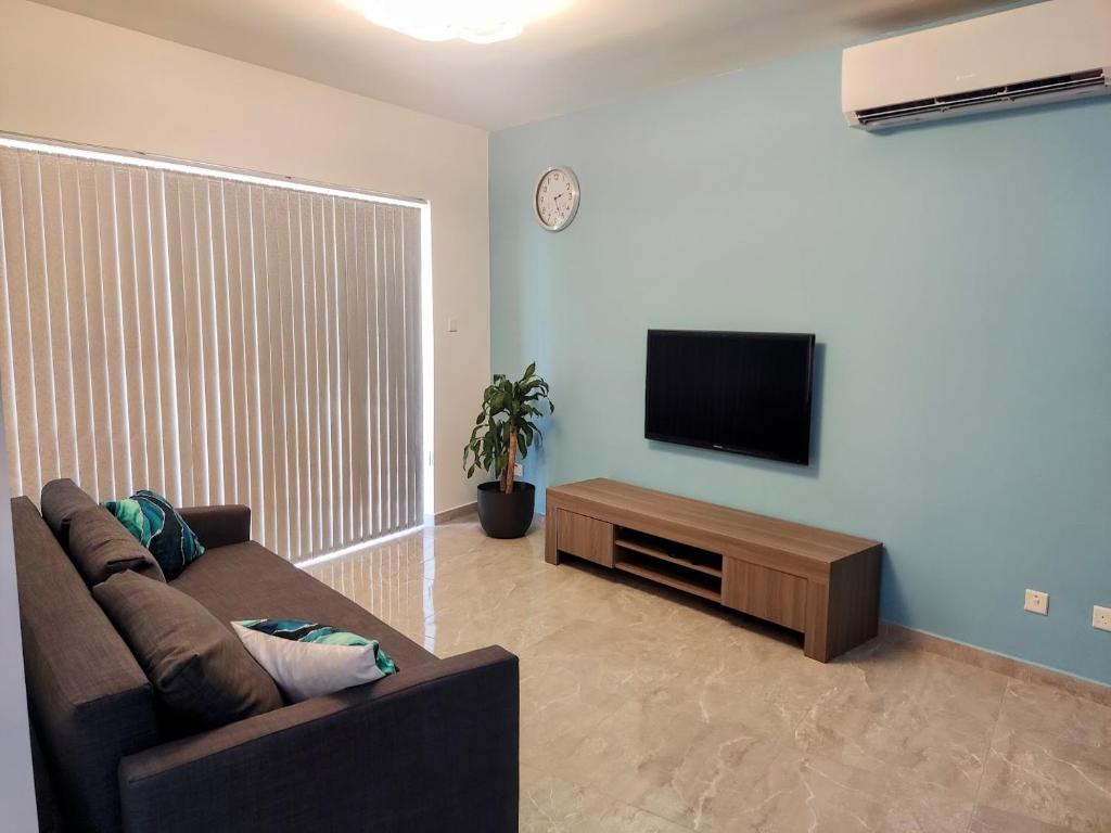 Deggies Apartments - spacious, modern apartment! photo 3