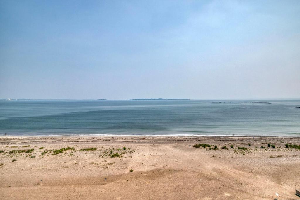 Revere Beach 1br w gym pool nr blue line BOS-880 photo 4