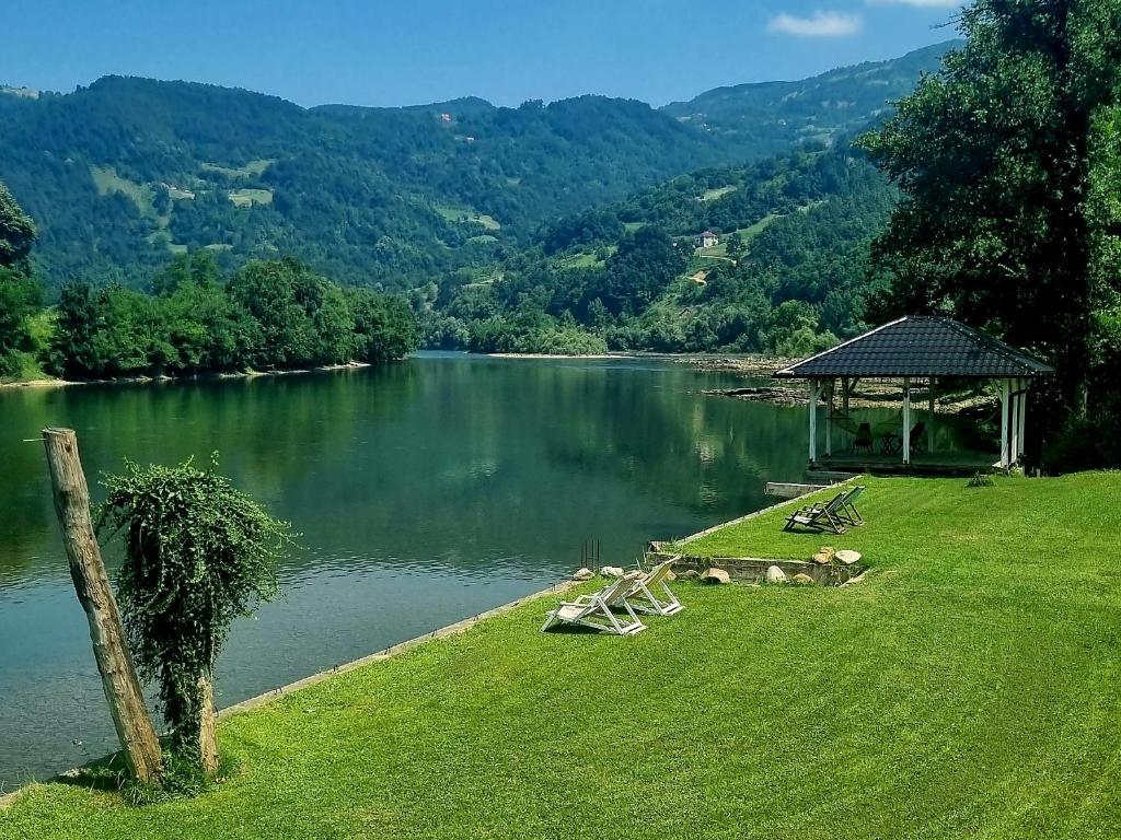 Brvnara DRINA Wooden House Drina