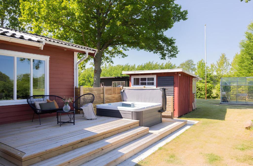 Renovated cottage with SPA located 200 m from the sea