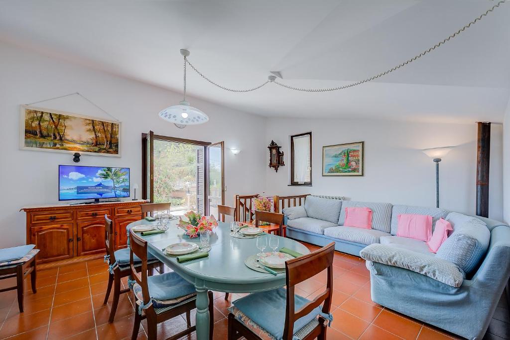 Villa Breezy Way - Among Greenery - Happy Rentals photo 3