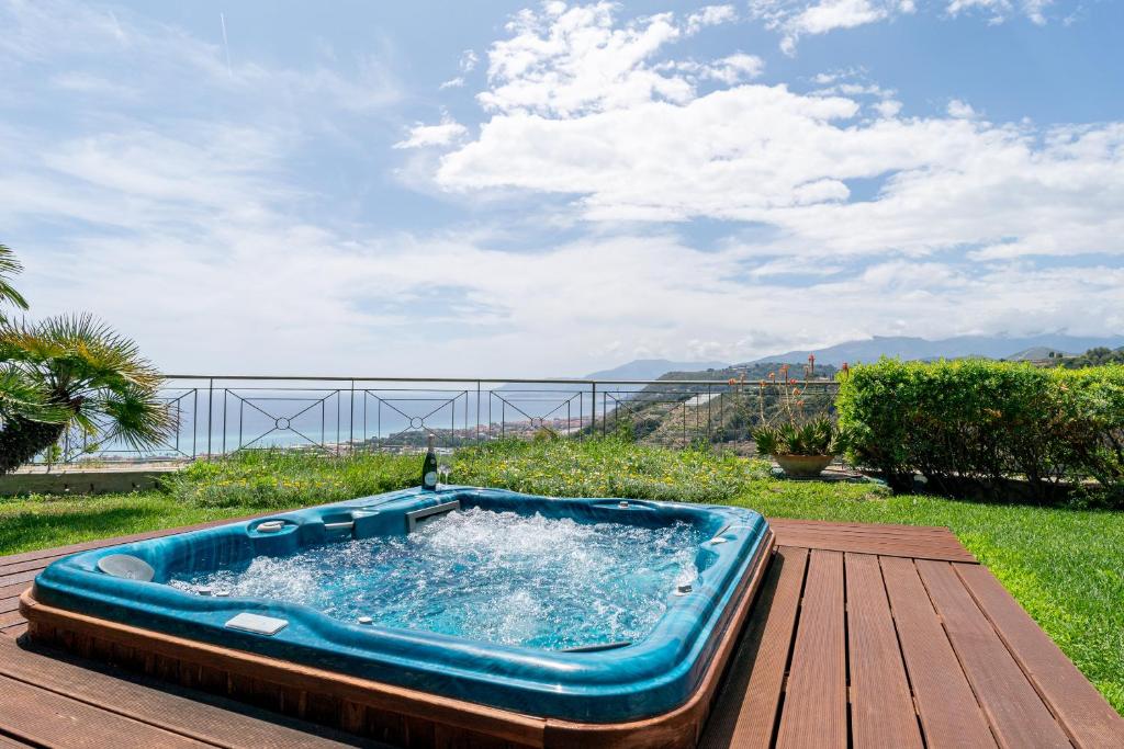 Villa with Sea View Jacuzzi photo 2