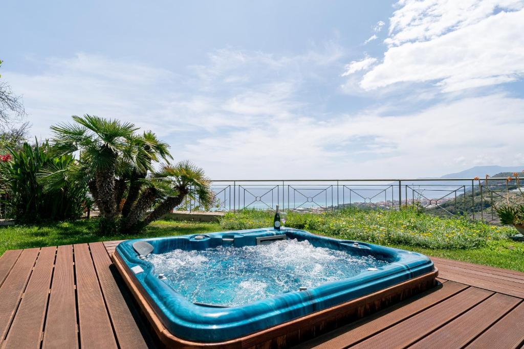 Villa with Sea View Jacuzzi photo 4