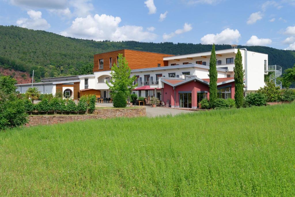 Main-Vinotel Weingut Helmstetter photo 1