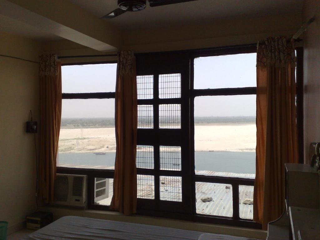 Сьюит (Люкс с видом на реку), Shanti Guest House Manikarnika Ghat