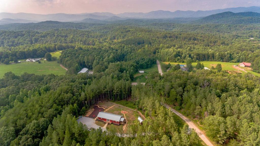 Rustic Roost-5 acres, Fenced, Fire Pit, RV option & MTN View photo 1