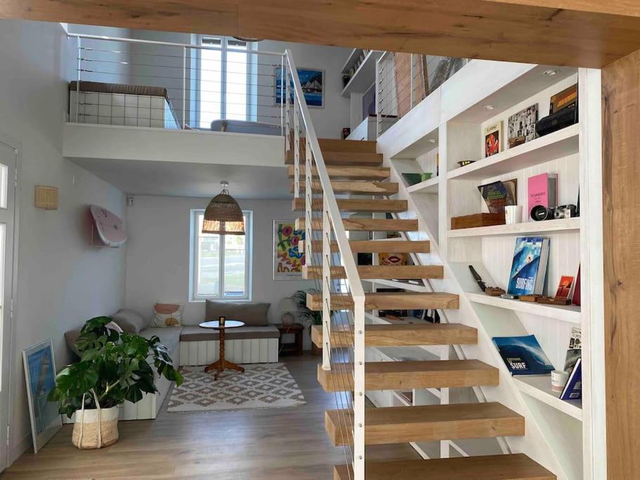 Beautiful Beach house in front of the Ocean photo 1