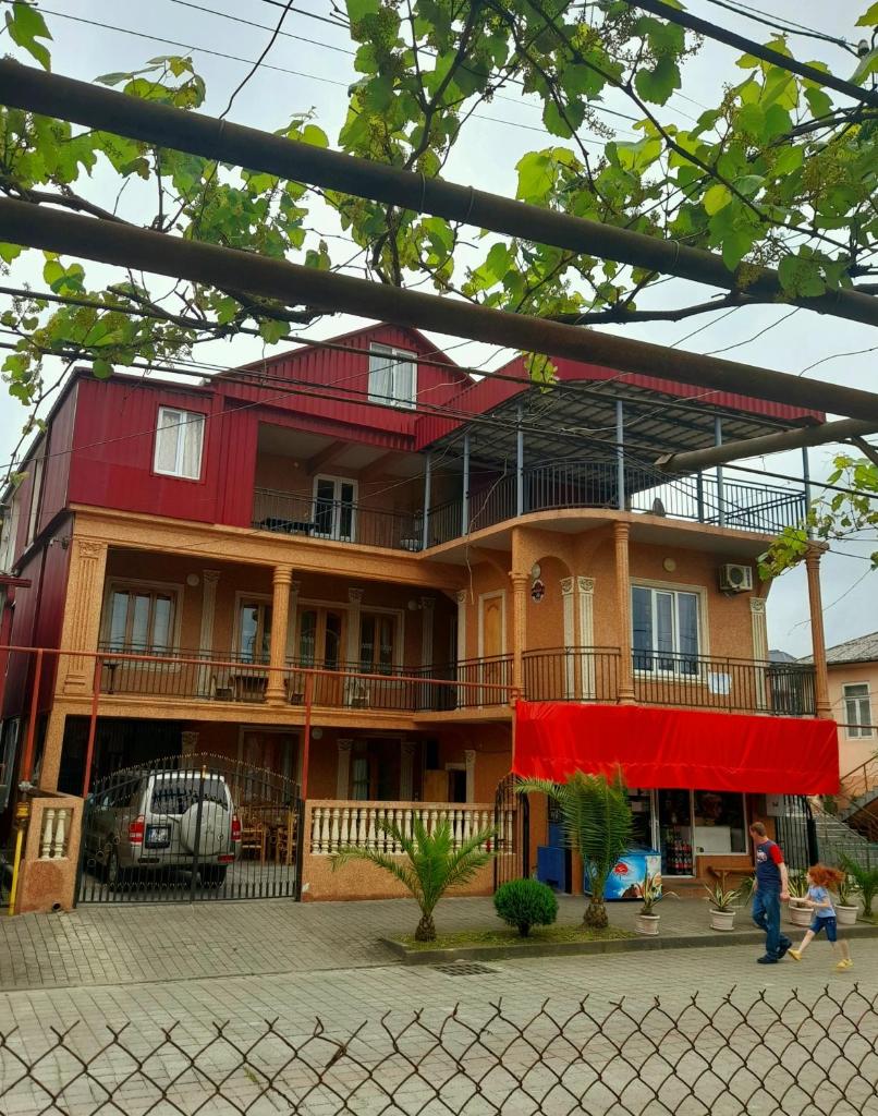 ECO HOUSE