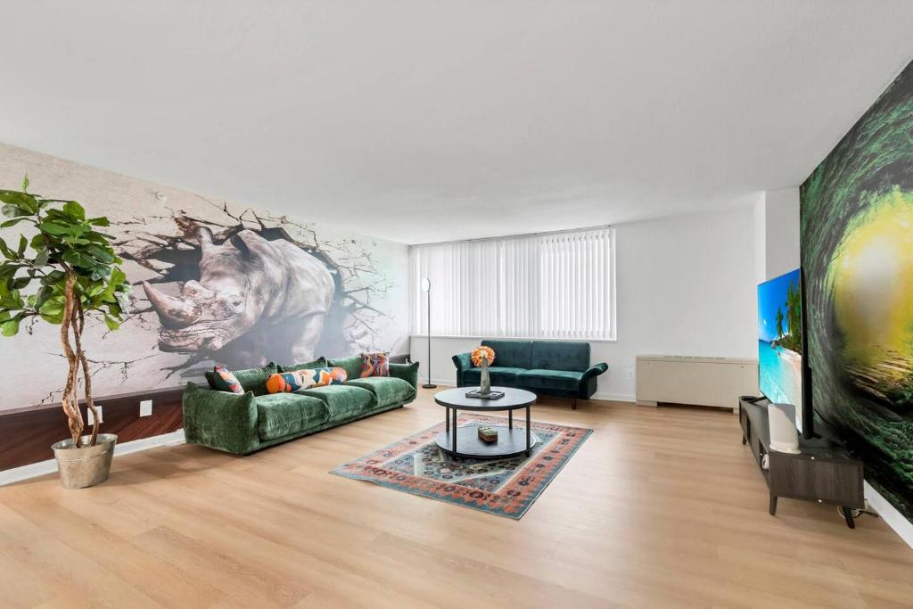 A WELL SEASONED APT IN TOWSON MD.WALKING DISTANCE TO EVERYTHING. image