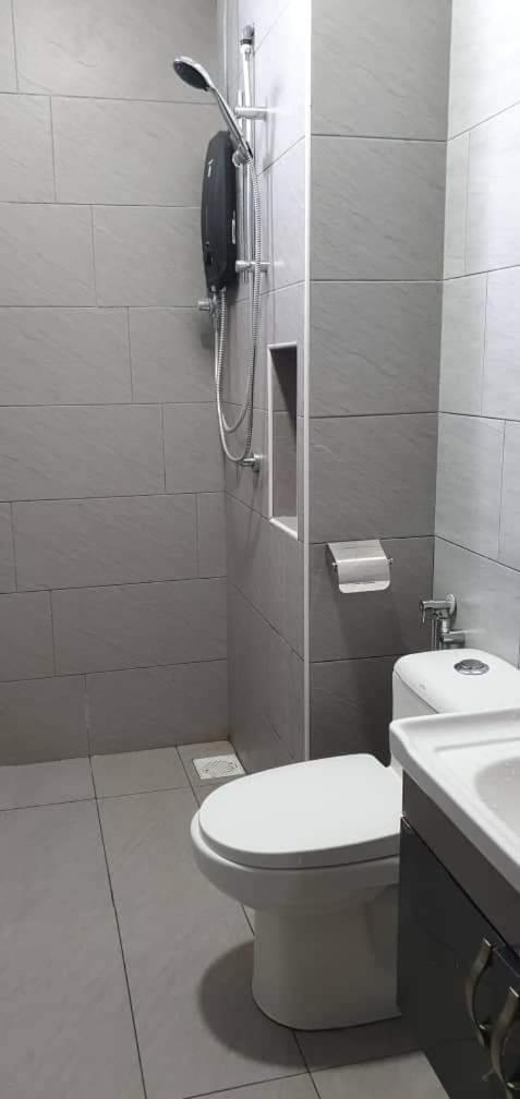 AuraMuslim Homestay Desaru Bandar Penawar Pool View with WIFI photo 4