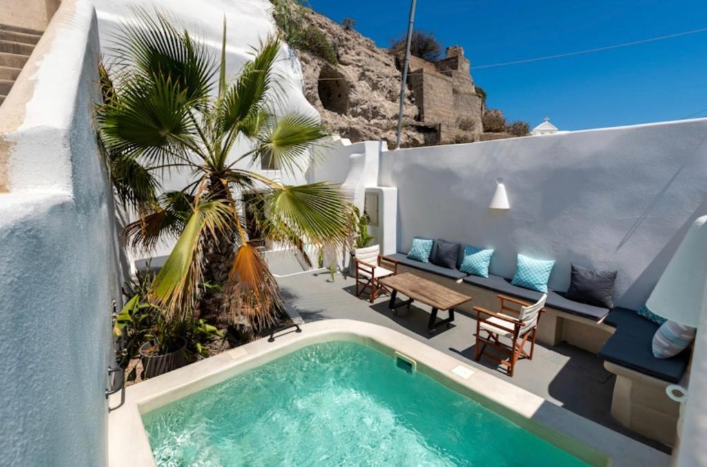Cave at White Rock - Private outdoor jacuzzi photo 2