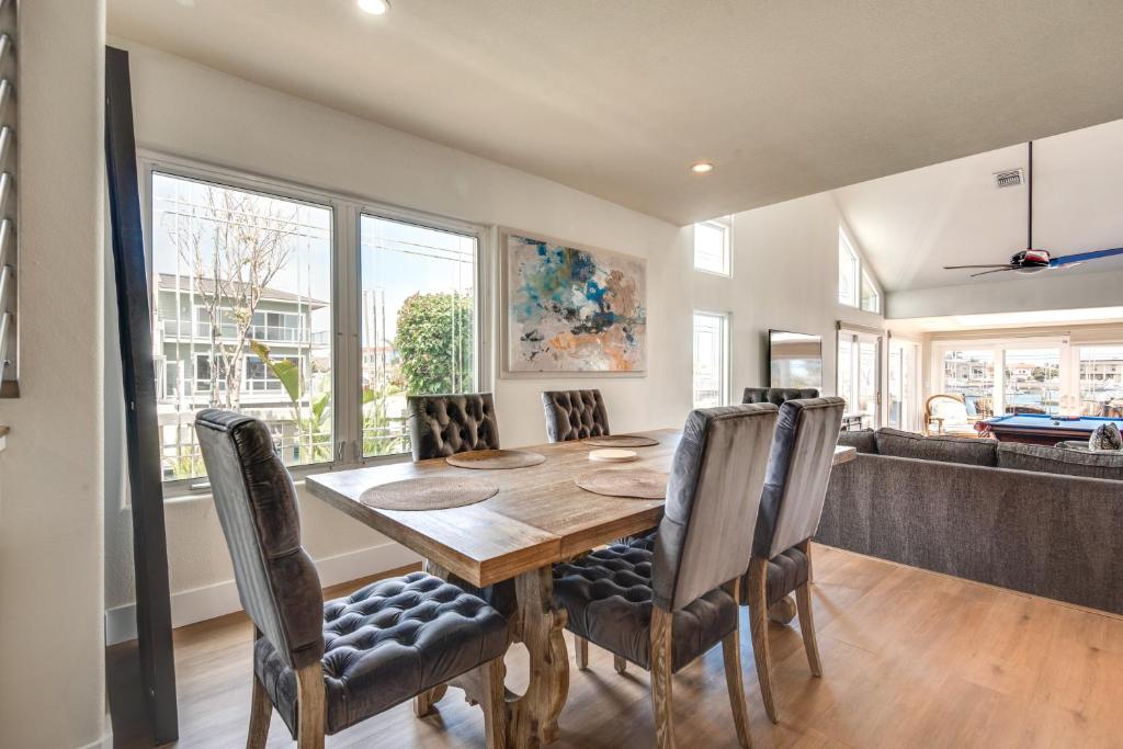 Luxurious Channel Islands Harbor Home with Boat Dock photo 4