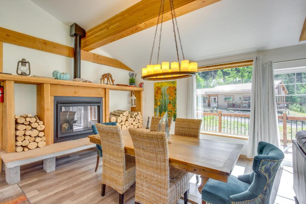 Stunning Ouray Escape with Panoramic Mountain Views! photo 1