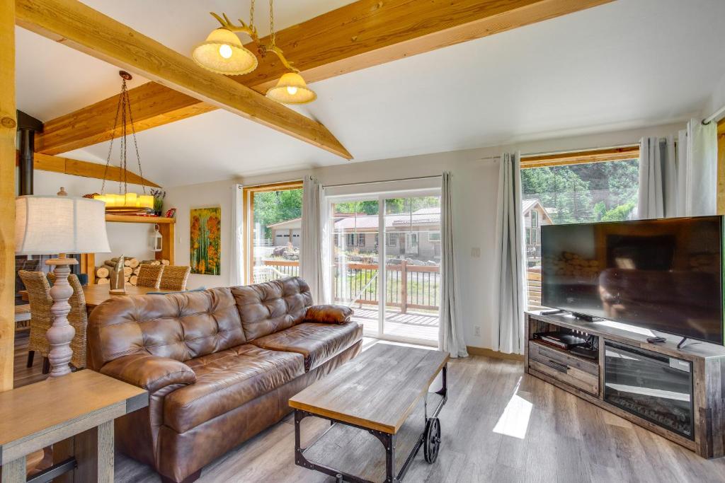 Stunning Ouray Escape with Panoramic Mountain Views! photo 4