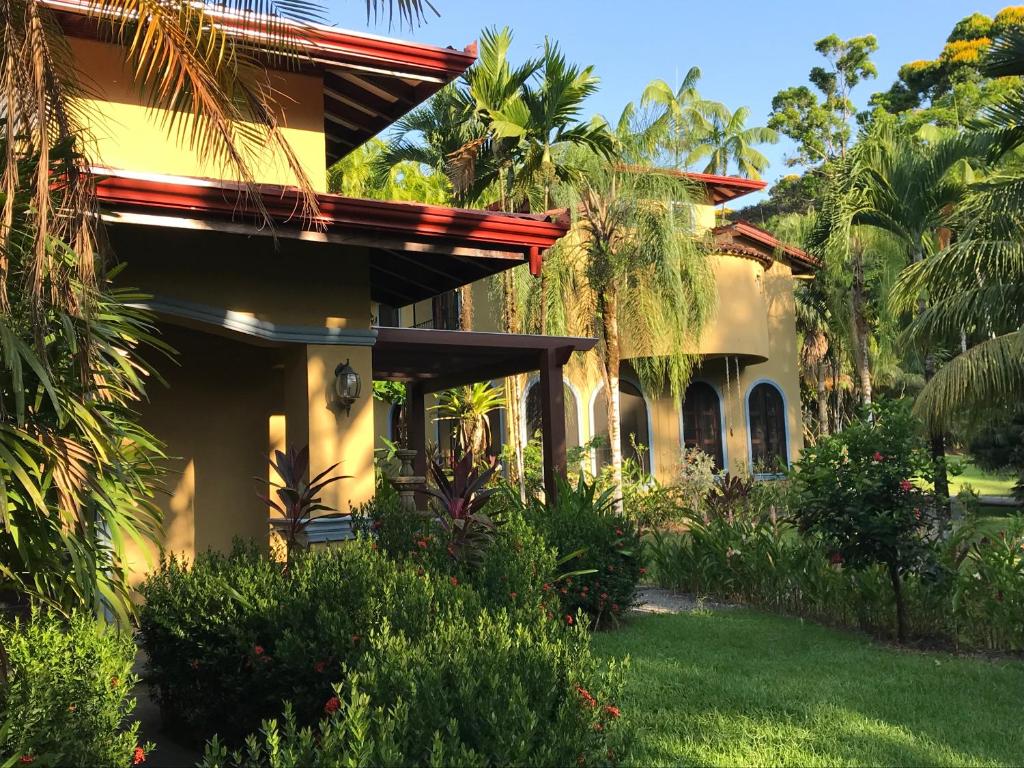 Pavones Beach Resort photo 1