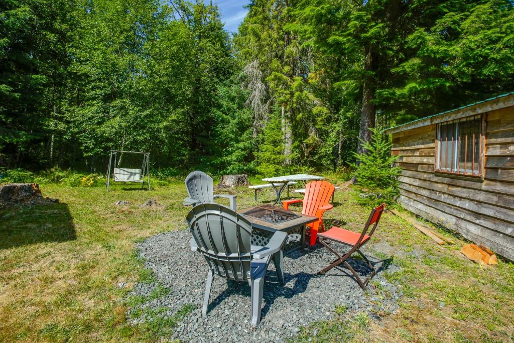 Rustic Ashford Cabin with Yard and Fire Pit! photo 1