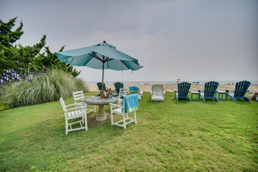 Chic Virginia Beach Retreat - Pool, Steps to Beach photo 4