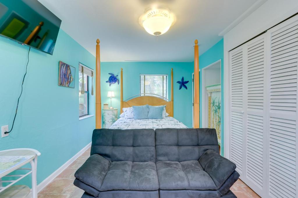 Vibrant Studio in Gulfports Marina District! photo 2