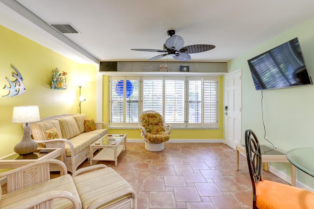Colorful Gulfport Home Walk to the Art District! photo 4