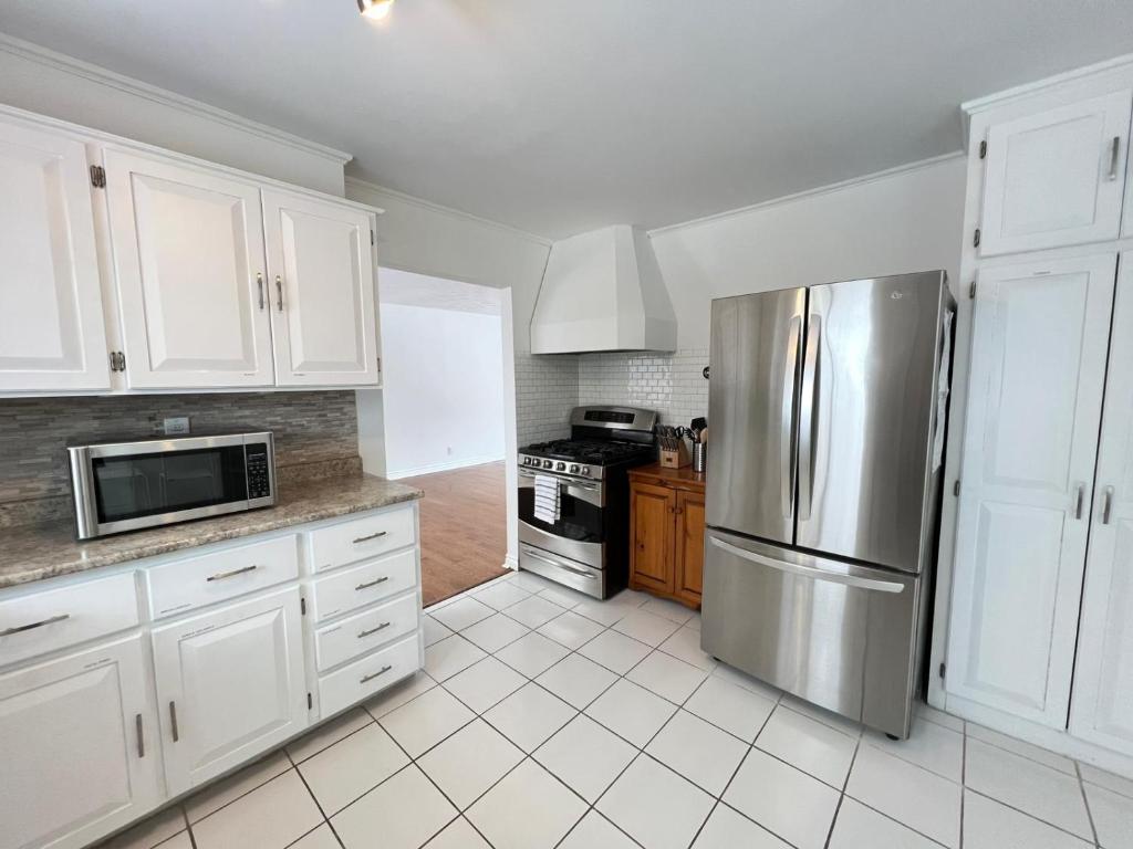 Letitia Heights !C Quiet and Modern Private Bedroom with Shared Bathroom photo 4