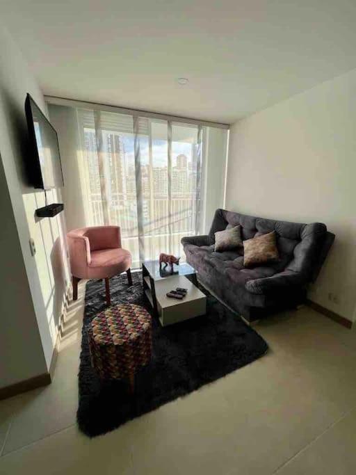 Amplio y acogedor apartamento cerca al Cable Plaza photo 2
