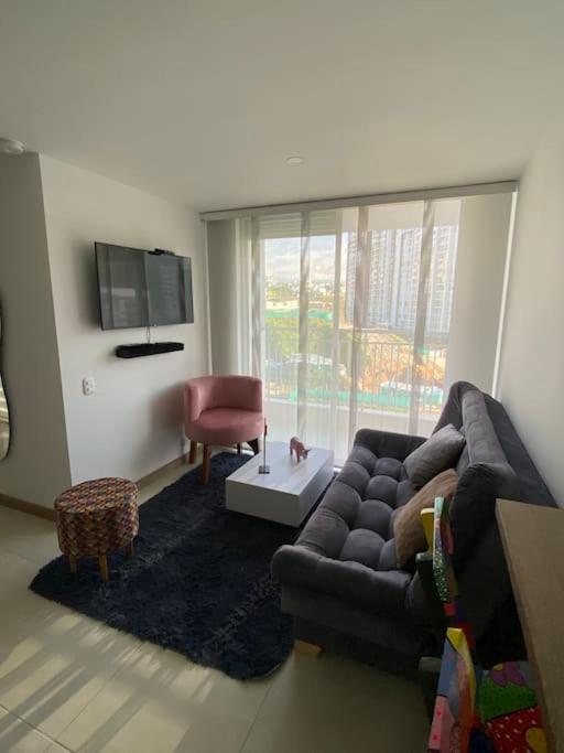 Amplio y acogedor apartamento cerca al Cable Plaza photo 3