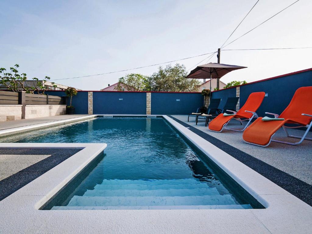 Luxurious Holiday Home in opot with Pool photo 3