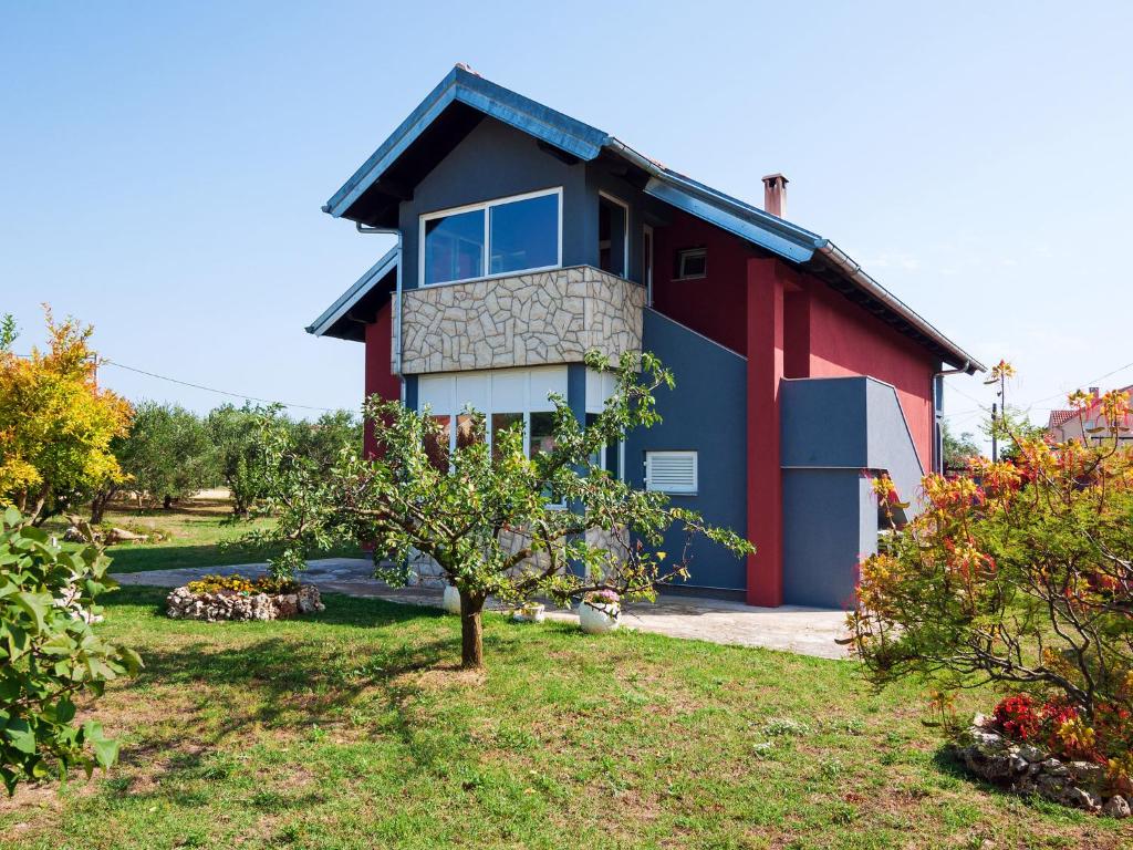 Luxurious Holiday Home in opot with Pool photo 2