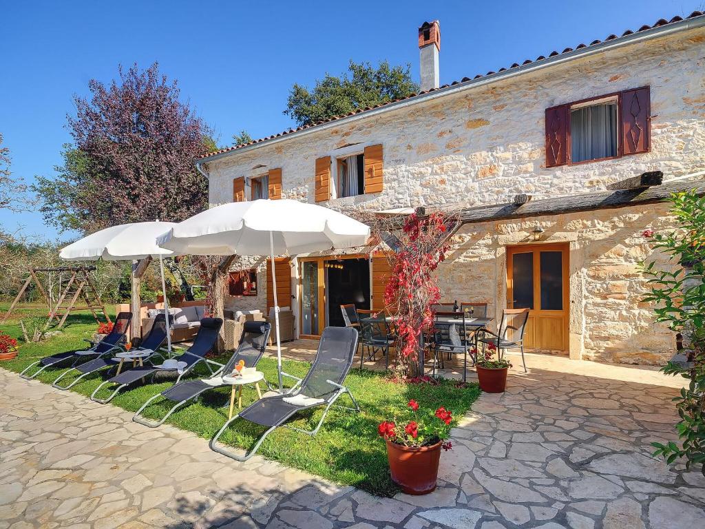 Rustic villa with private pool located in central Istria for relaxing holidays photo 2
