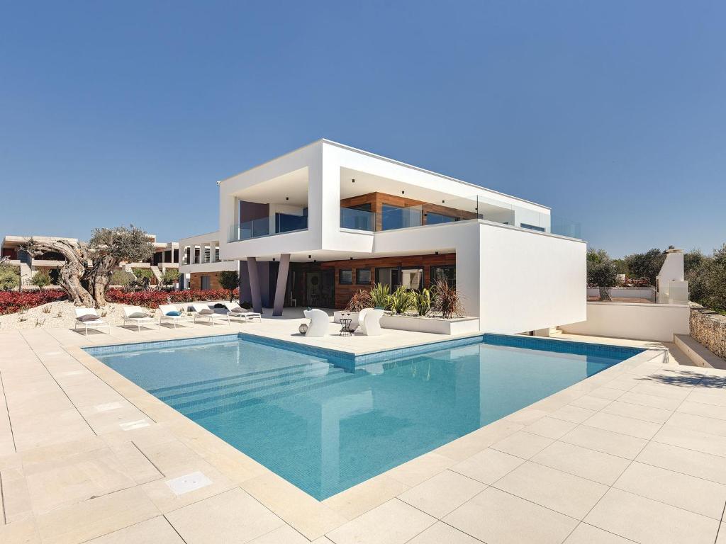 Luxury Villa in Vodnjan with Swimming Pool photo 1