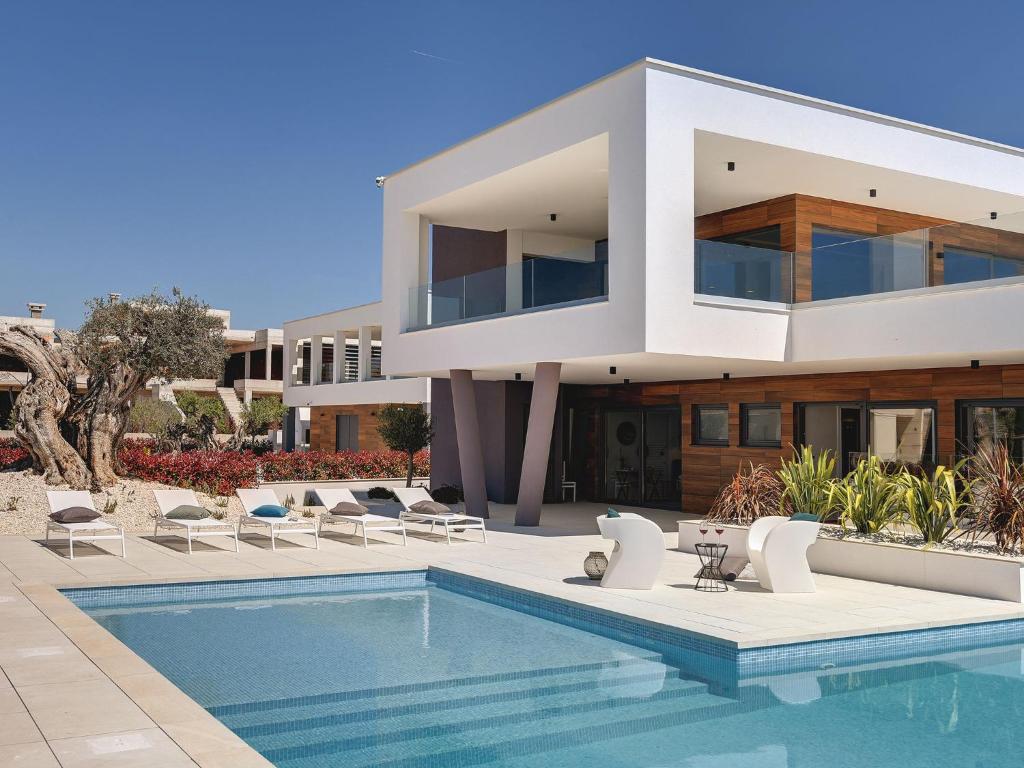 Luxury Villa in Vodnjan with Swimming Pool photo 2