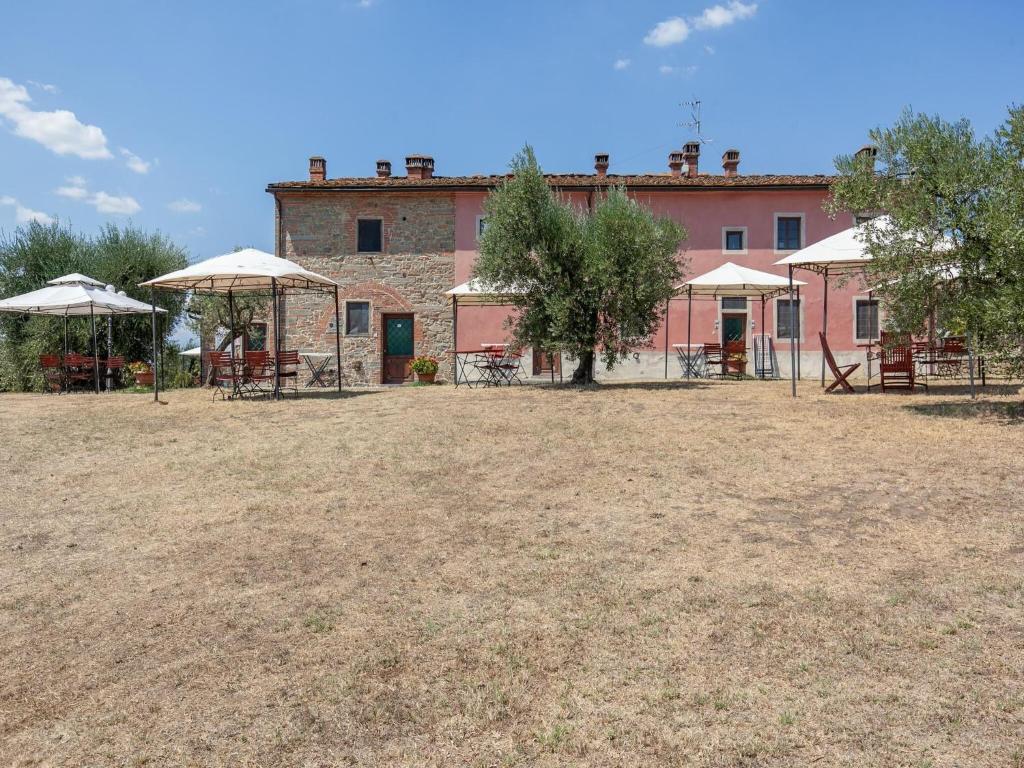 Organic Farm in Capraia e Limite with Swimming Pool photo 4