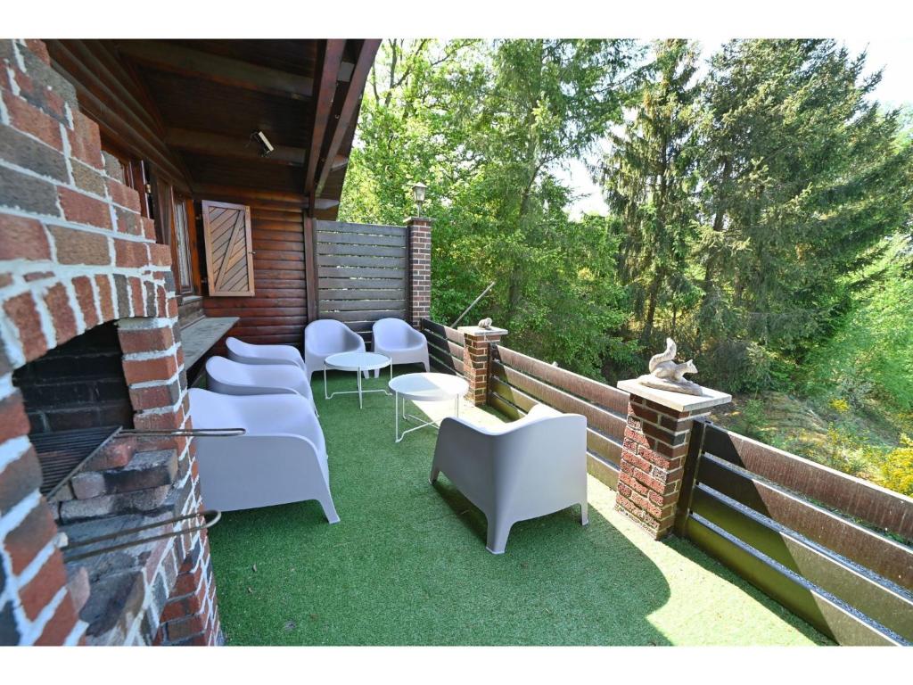 Chalet in the heart of the Ardennes with a beautiful view and hot tub