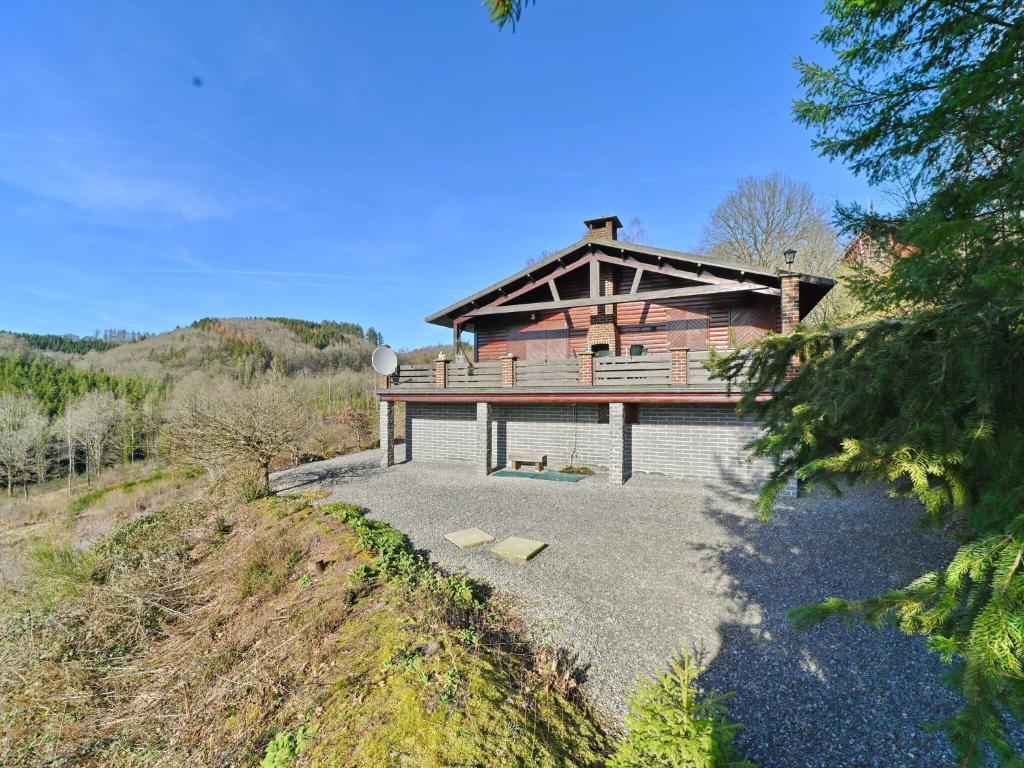 Chalet in the heart of the Ardennes with a beautiful view and hot tub photo 1