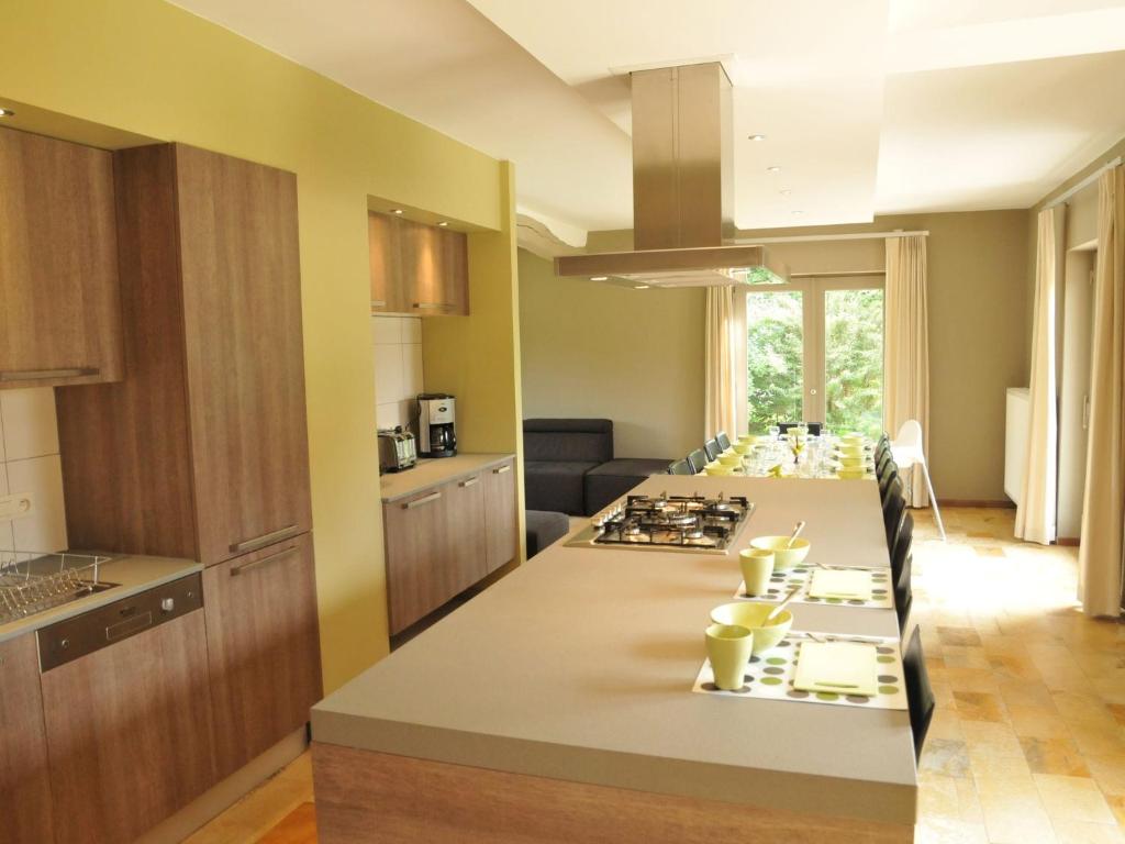 Comfortable Holiday Home in Marche-en-Famenne with Terrace photo 4