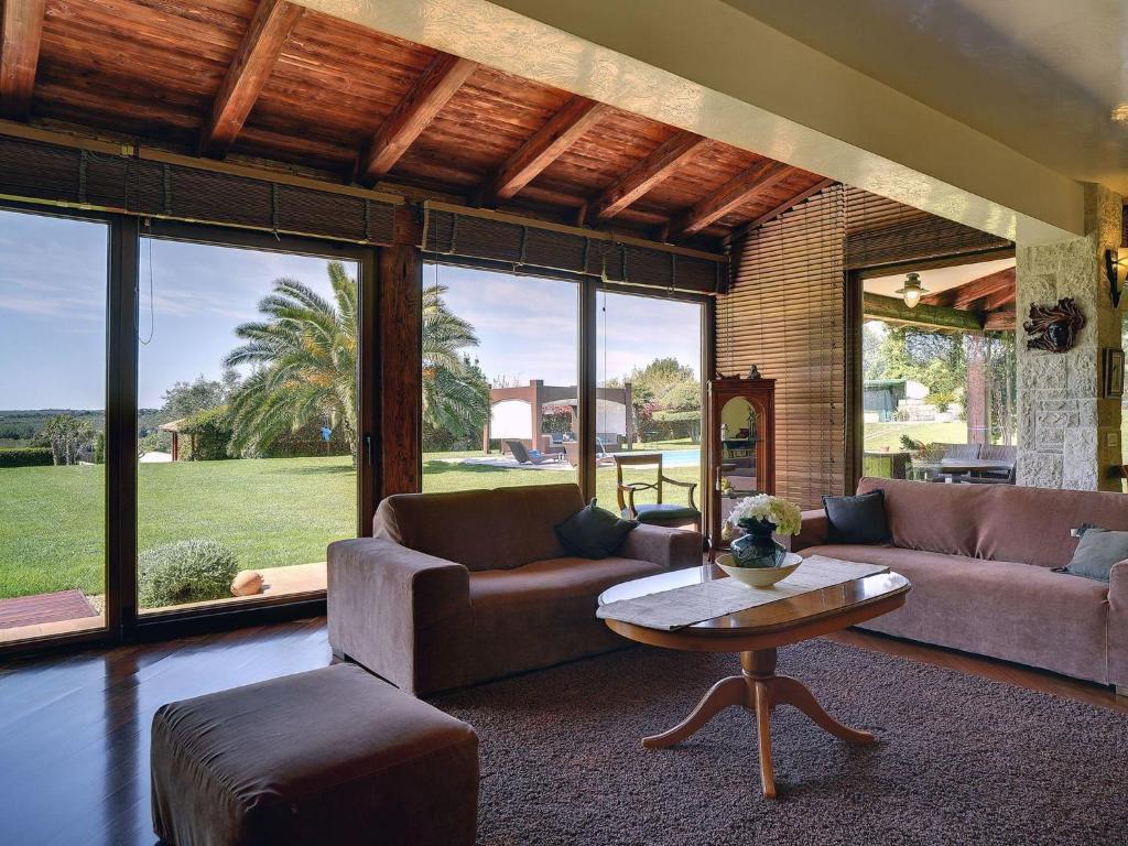 Luxurious Villa in Pomer with Pool and Jacuzzi photo 1