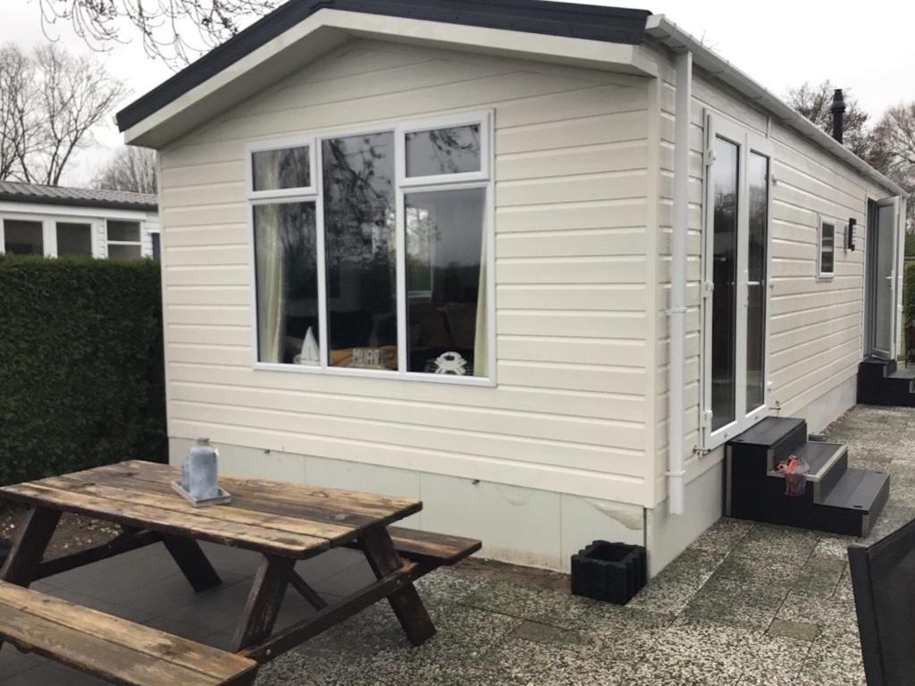 Comfort chalet with dishwasher on a holiday park directly at recreational lake photo 1