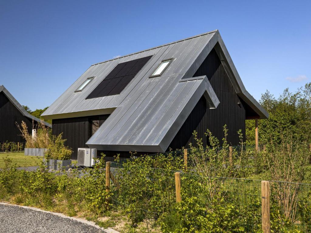 Modern villa with spacious garden, on a holiday park in Friesland photo 2
