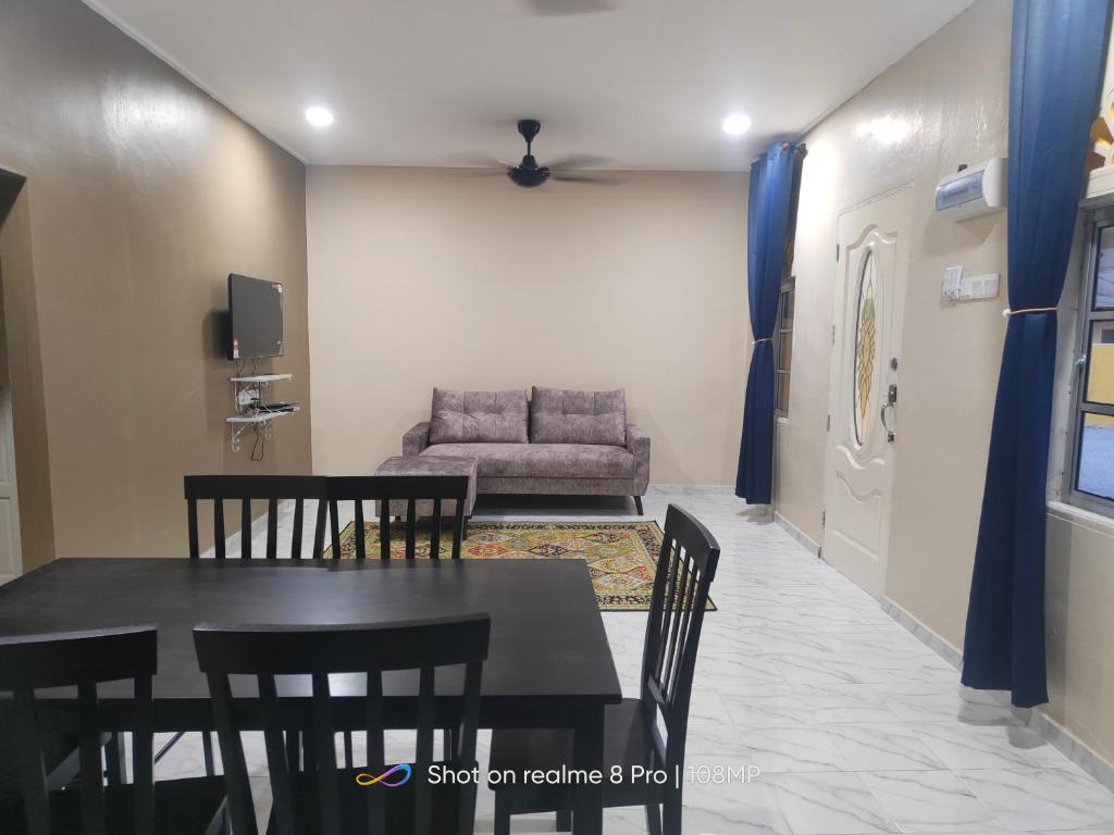Delisha Homestay Private Pool